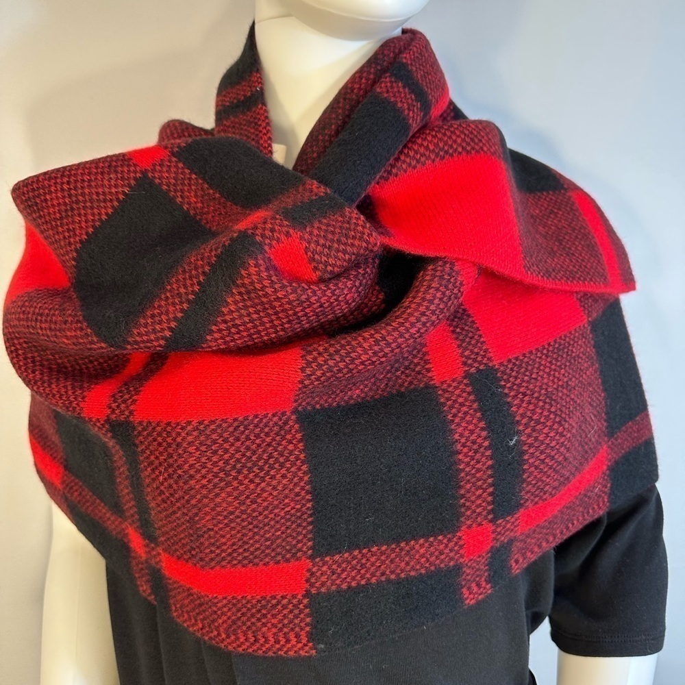 Madison 88 Womens Oversized Blanket Scarf Shawl Wrap Plaid Christmas Red Black